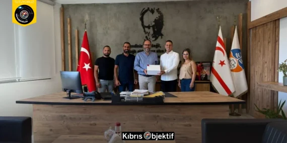 İEZB’den İskele Belediye Başkanı Hasan Sadıkoğlu’na ziyaret