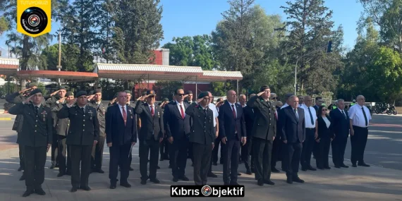 19 Eylül Gaziler Günü nedeniyle Lefkoşa Atatürk Anıtı önünde tören düzenlendi