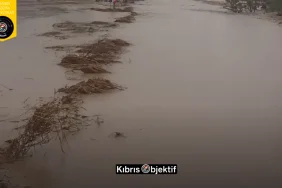 Yılmazköy ile Kılıçaslan arasındaki dere taştı, yol trafiğe kapatıldı - Görsel Dizayn