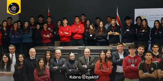 Öztürkler: Fikirlerinizi özgürce dile getirin