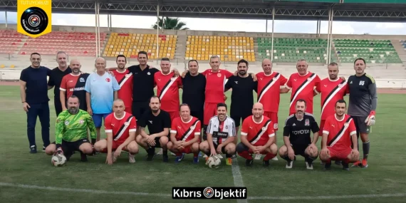 Meclis ve basın takımları dostluk maçında 1-1 berabere kaldı