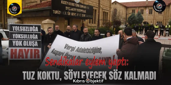 Kamuda yetkili sendikalar, Başbakan Yardımcılığı önünde eylem yaptı