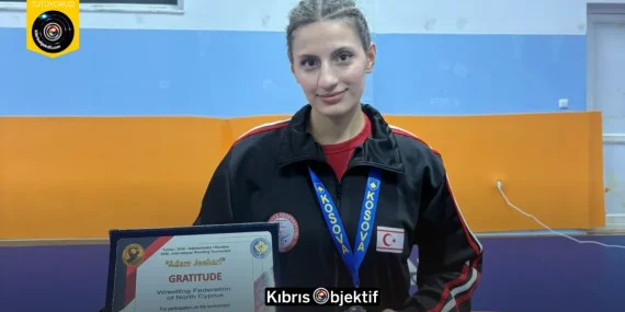 KSBTÜ öğrencisi Sıla Güngör’den uluslararası güreş turnuvasında ikincilik