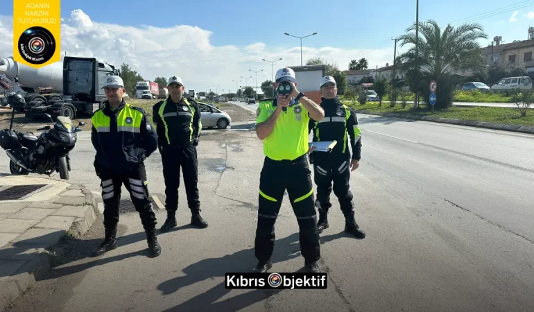 ÜLKE GENELİNDEKİ TRAFİK DENETİMLERİNDE 340 SÜRÜCÜ RAPOR EDİLDİ, 18 ARAÇ TRAFİKTEN MEN EDİLDİ - Görsel Dizayn