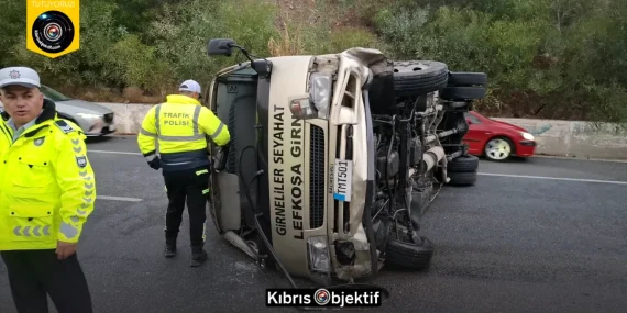 Ciklos’ta minibüs devrildi!
